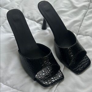 Elegant Black Croc-Embossed Women's Heels